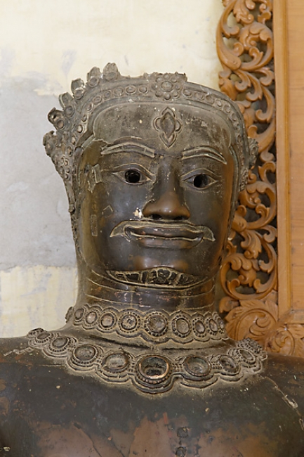 Mandalay-Bouddha Mahamuni-038